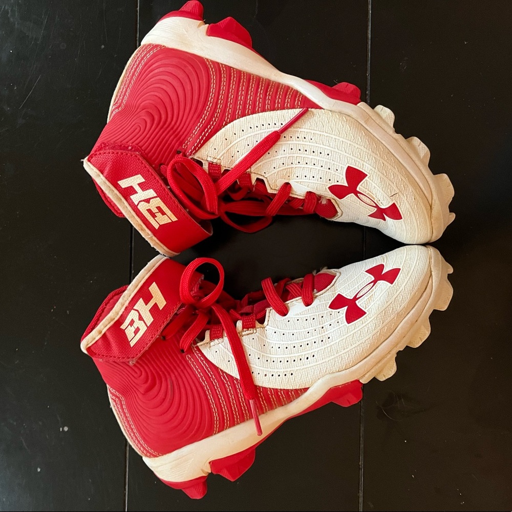 Under Armour Mid RM White Red Baseball Cleats (YOUTH)